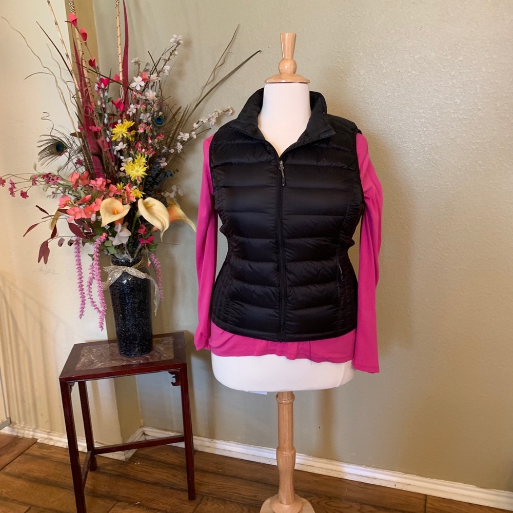 Black puffer vest